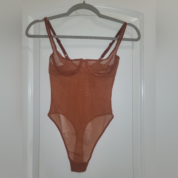 NWT SKIMS ULTRAFINE MESH UNDERWIRE BODYSUIT IN CHILE SIZE XXS - Picture 5 of 7